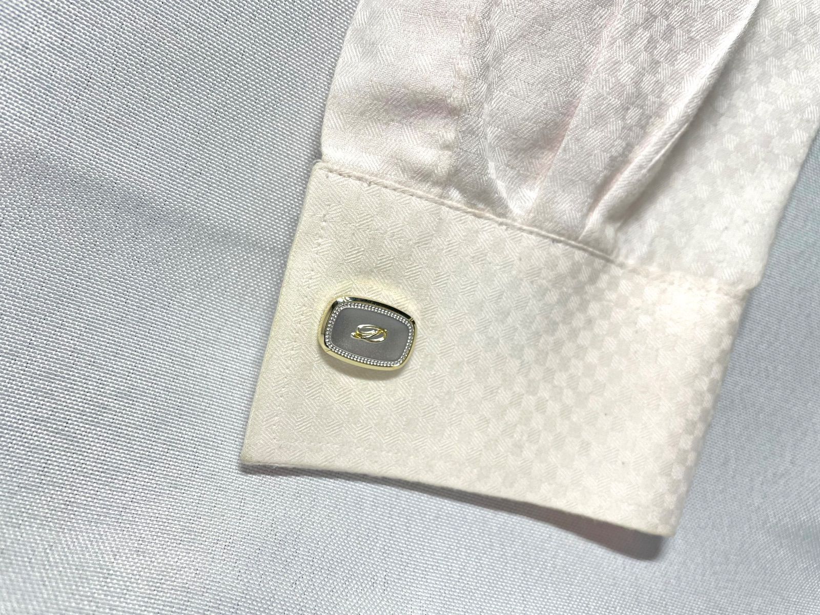 美品 ストア S.T.Dupont デュポン Dロゴ 艶消しシルバー＆ゴールド