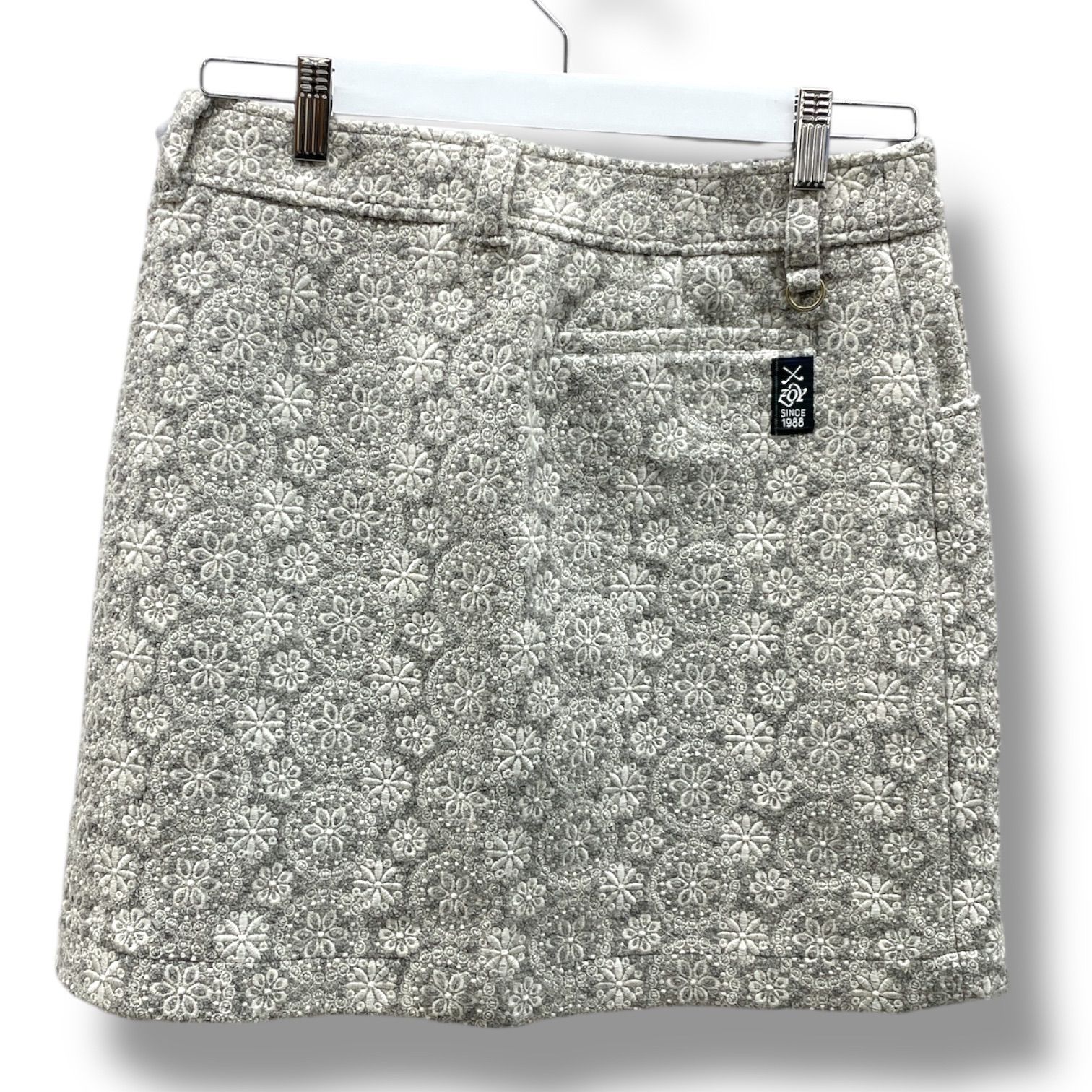 新品 未使用 タグ付き ZOY ゾーイ ゴルフウェア ミニスカート 花柄刺繍