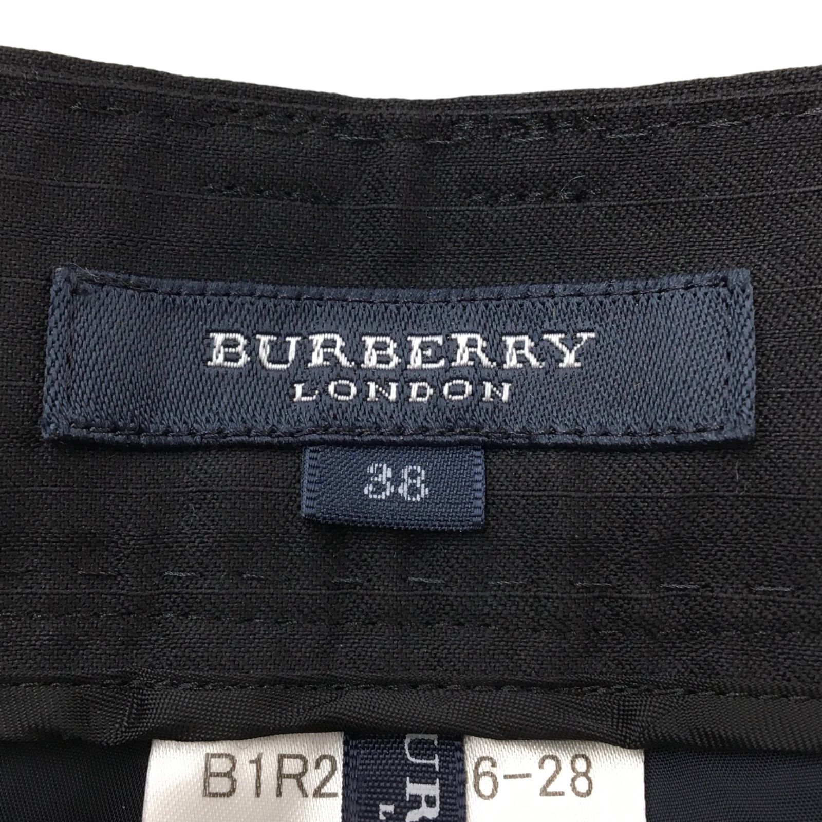 ZM1705【美品】BURBERRY LONDON スーツセットアップ 黒 ストライプ