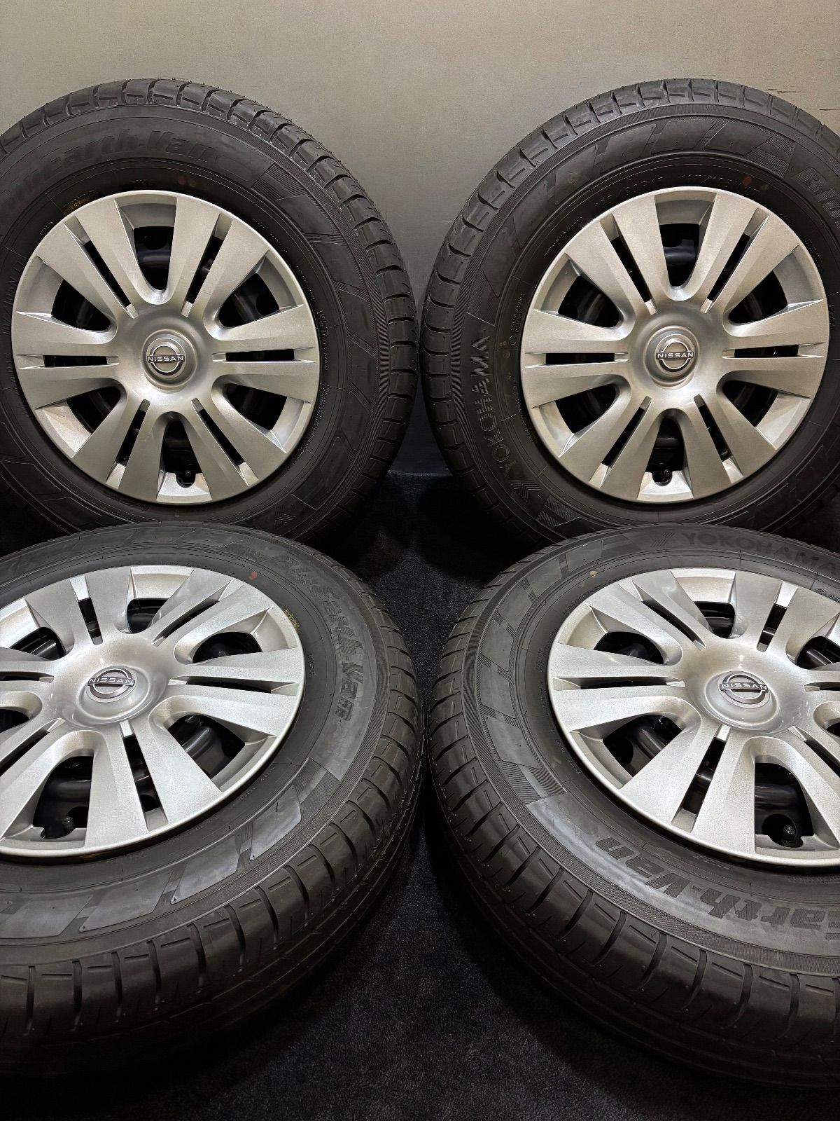 ☆新車外し195/80R15 YOKOHAMA/BluEarth-Van 23年製 日産 NV350