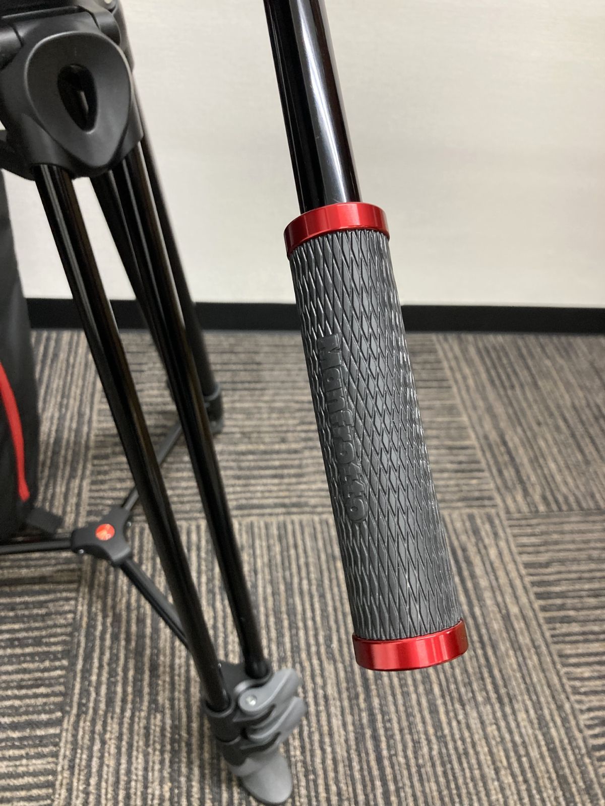 【美品】Manfrotto ビデオ三脚 MVK502AM-1 Amazon | Manfrotto 三脚 ツイン3段アルミ MSタイプ ビデオキット