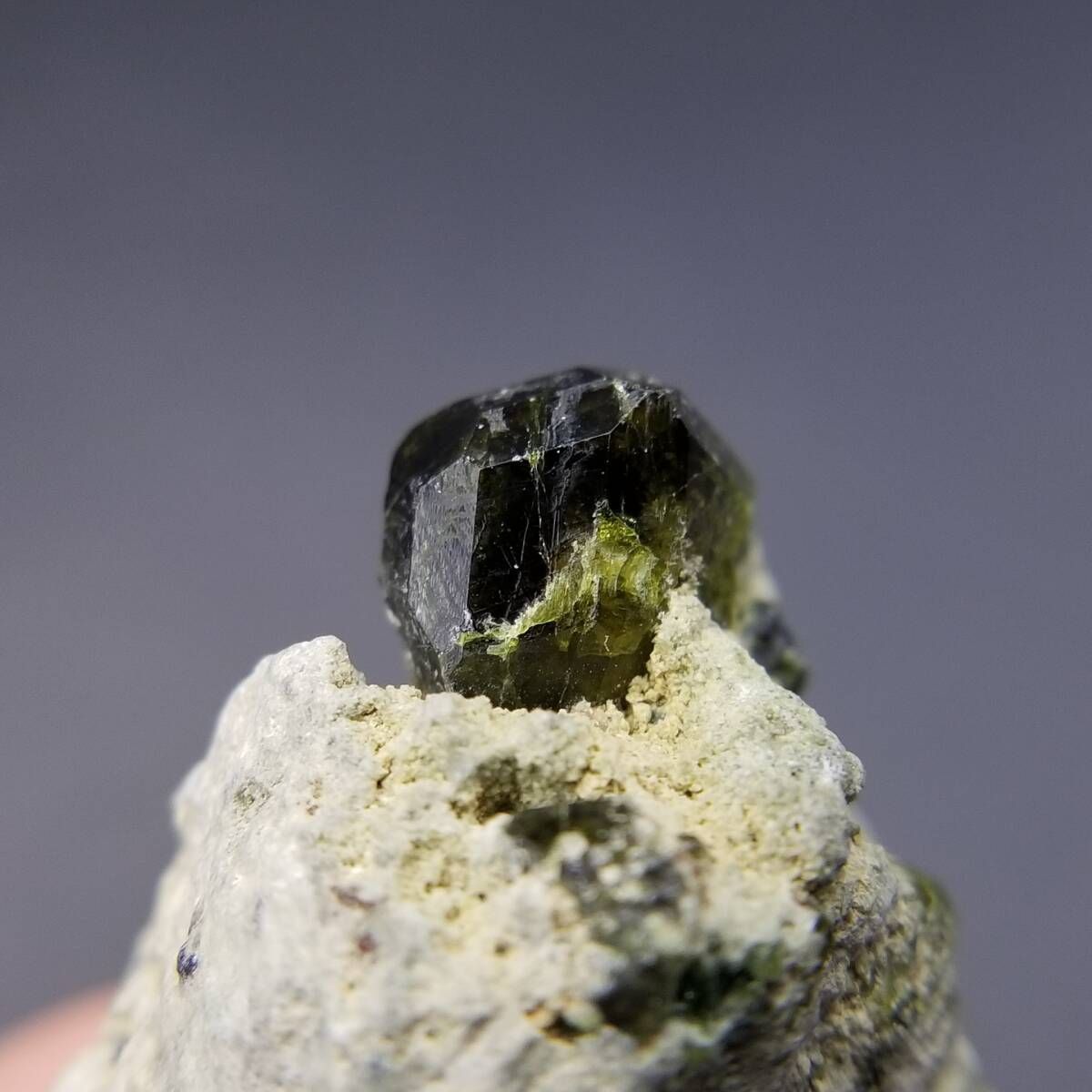 アフガニスタン産 デマントイドガーネット 原石 結晶 クリスタル 天然