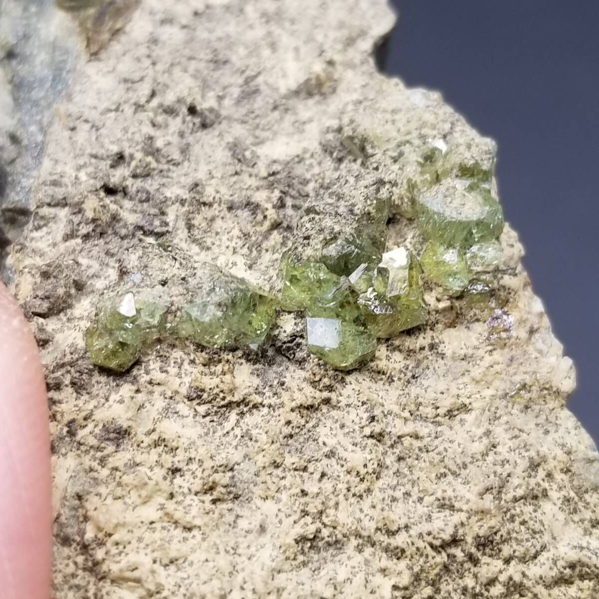 アフガニスタン産 デマントイドガーネット 鉱物 原石 結晶 クリスタル