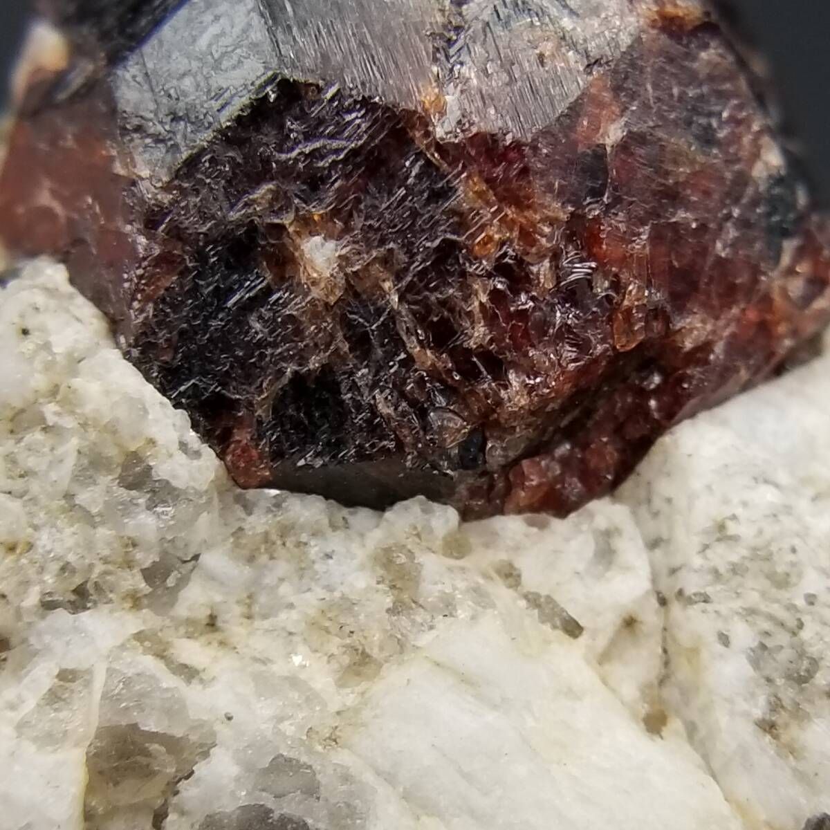 パキスタン産 スペサルティンガーネット クリスタル 母岩付き 原石