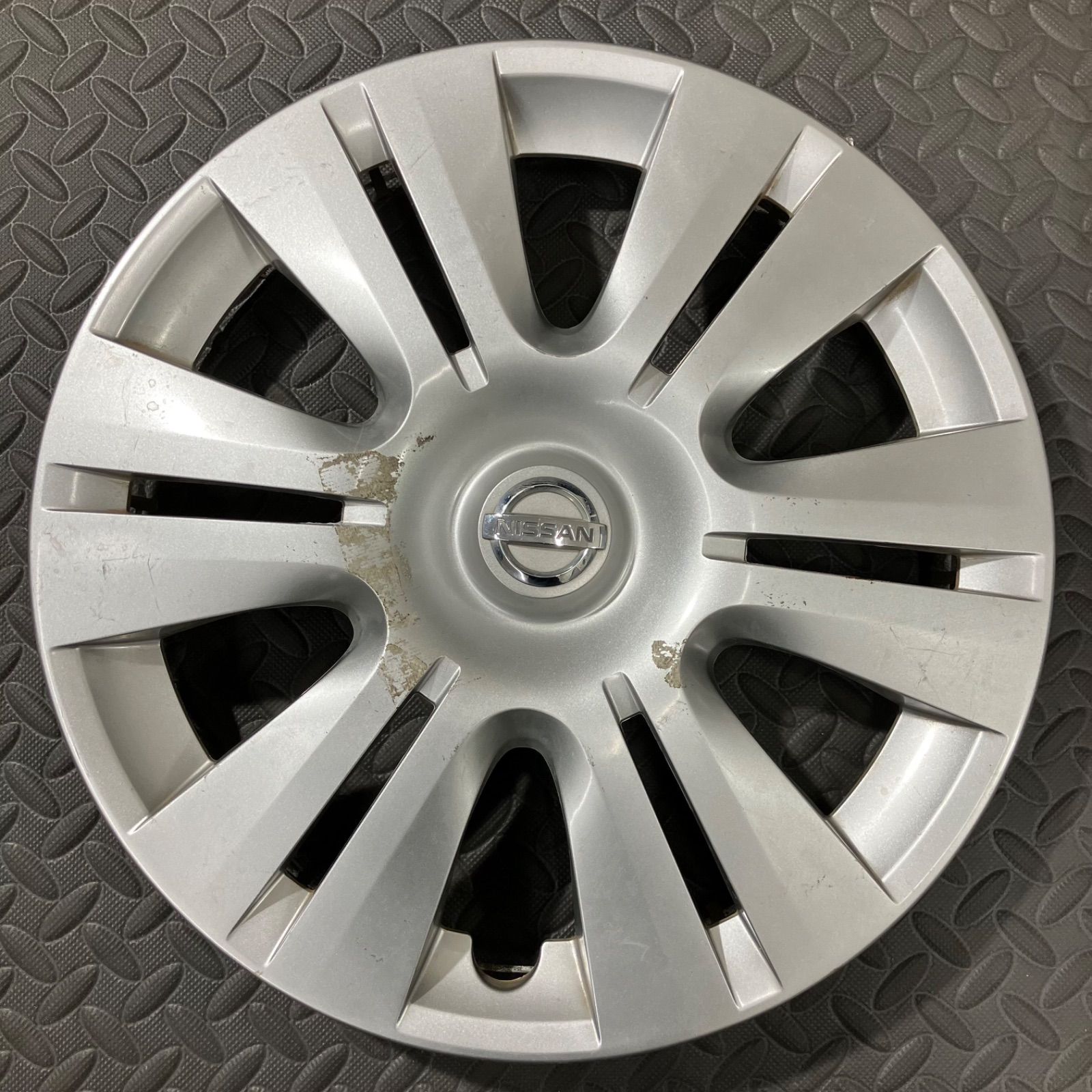 日産 キャラバン NV350 ホイールキャップ 1枚 ホイールカバー 純正 日産 キャラバン NV350 ホイールキャップ 1枚 ホイールカバー 純正