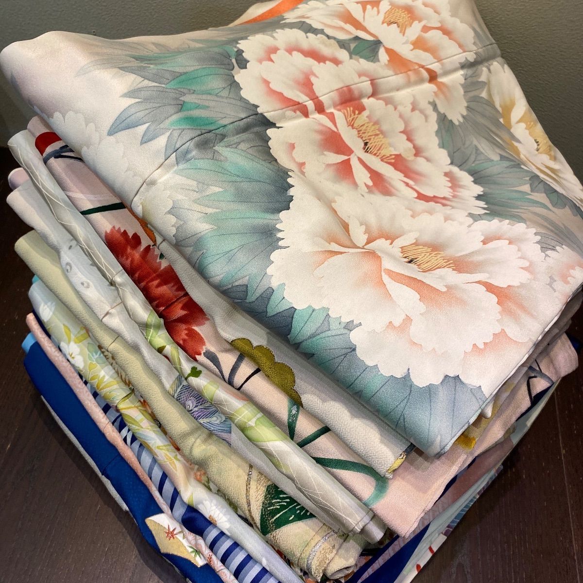 まとめ売り】正絹訪問着15枚 リメイク素材 ハンドメイド向け - メルカリ