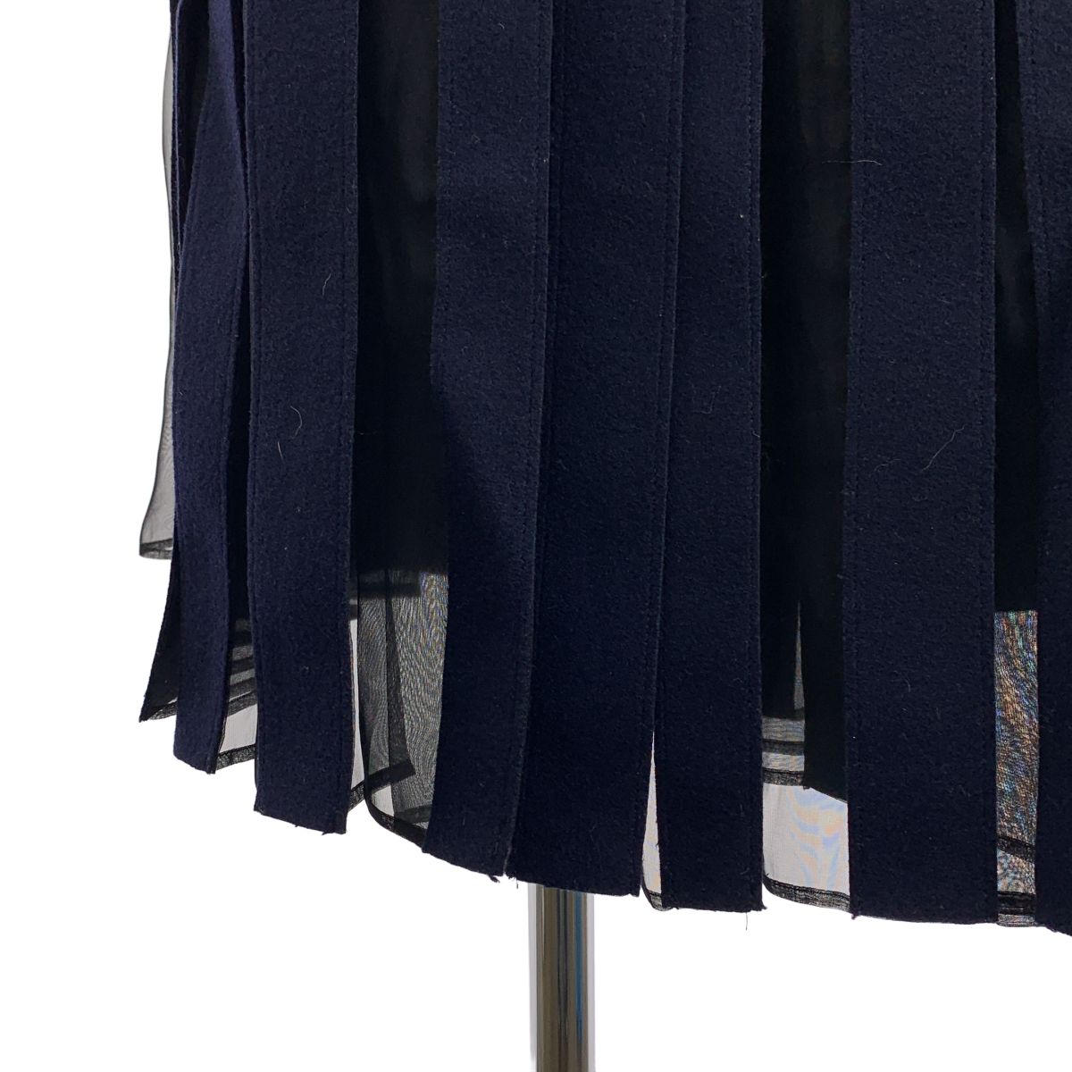 SACAIダークネイビー ボタン付きラップスカート SACAIダークネイビー ボタン付きラップスカート SACAIダークネイビー