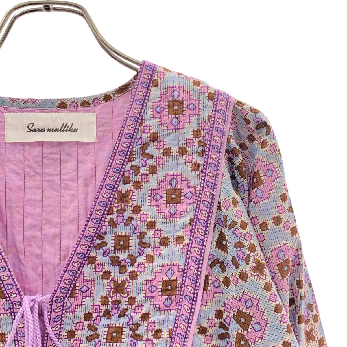 極美品ꕥサラマリカ ハンキーエスニックプリントドレス フレア タッセル 総柄 極美品ꕥサラマリカ ハンキーエスニックプリントドレス フレア