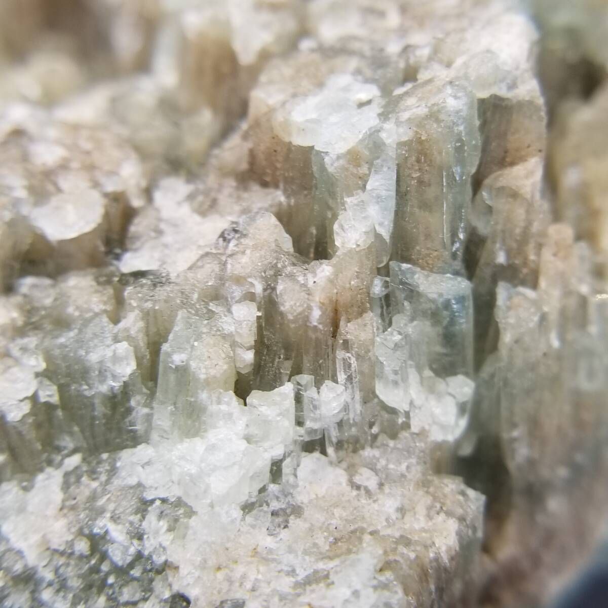 アフガニスタン産 スター アラゴナイト ブルーグリーン クリスタル 母