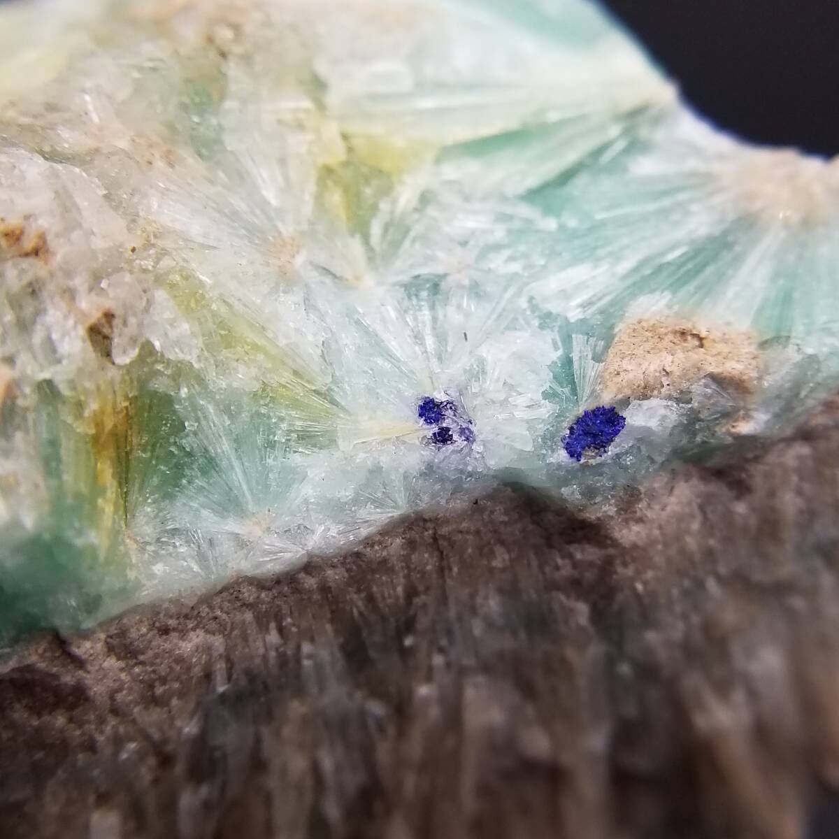 アフガニスタン産 スター アラゴナイト ブルーグリーン クリスタル 母