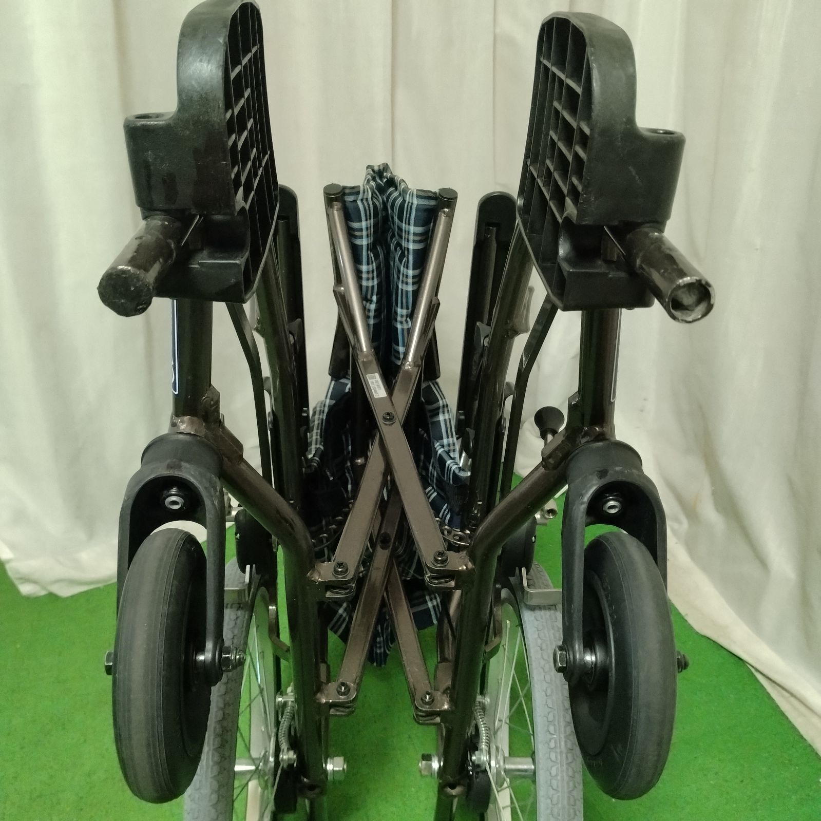 介川 さん専用 WAVITシリーズ WA16-42 ノーパンクタイヤ 介助式 車椅子 介助型