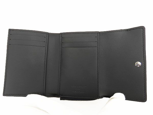 【未使用に近い】ルイヴィトン トリヨン・モノグラム パイロット 三つ折り財布 黒 LOUIS VUITTON】ルイヴィトン『トリヨン モノグラム ポルトフォイユ
