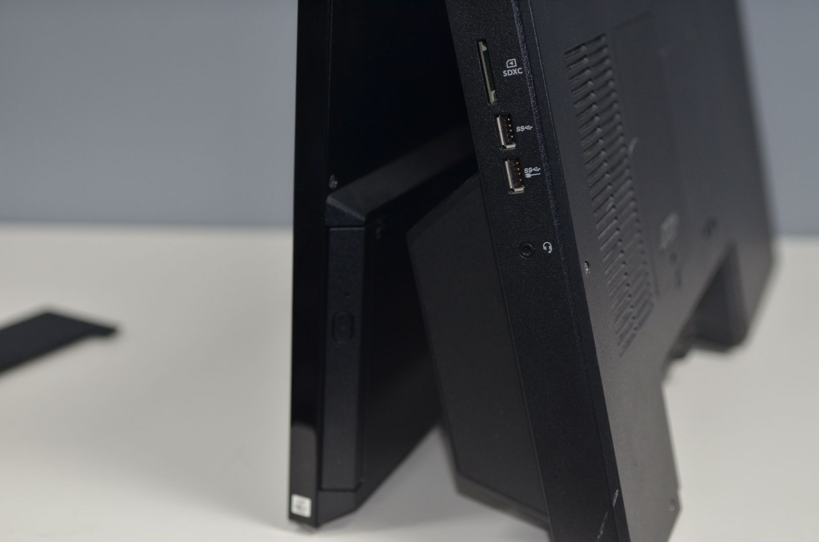 ジャンクNEC一体型PC HA770/R i7 10510U 液晶割れ - メルカリ