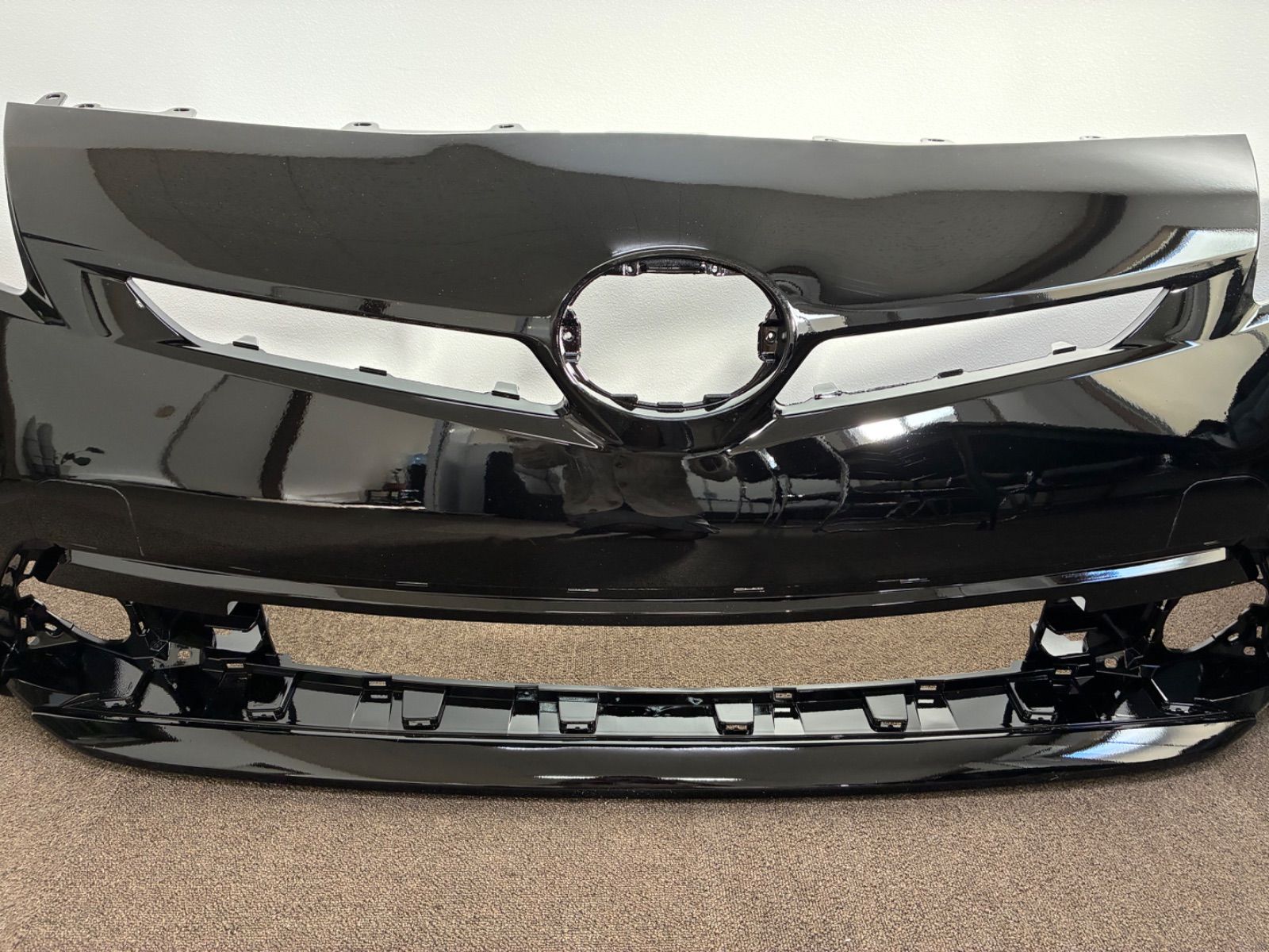 TOYOTA 30系プリウス/30プリウス後期 フロントバンパー/ブラック（黒