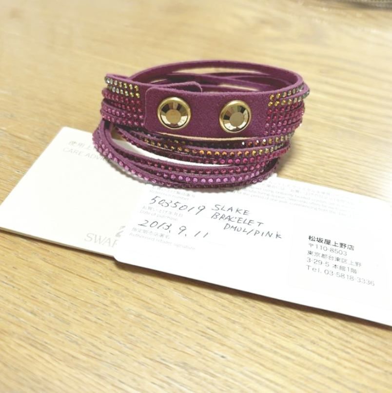 スワロフスキー レザーブレスレット Swarovski スレークフューシャ 