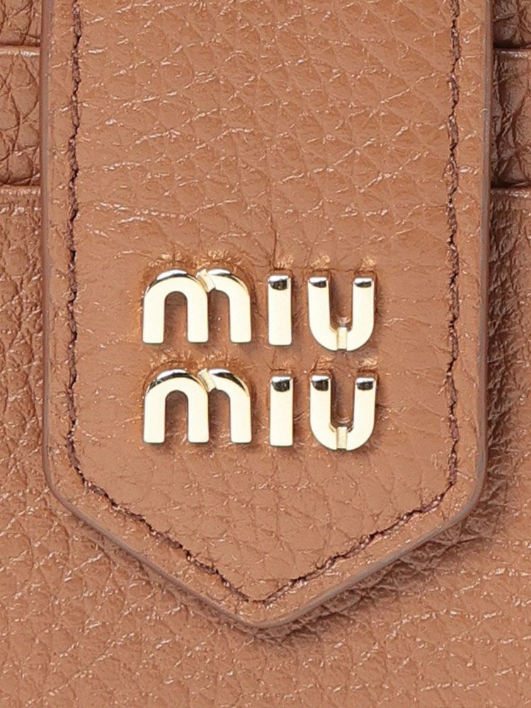 Miu Miu メタルロゴレザーケース MIU MIU (ミュウミュウ) シボレザー メタルロゴ カードケース - メルカリ