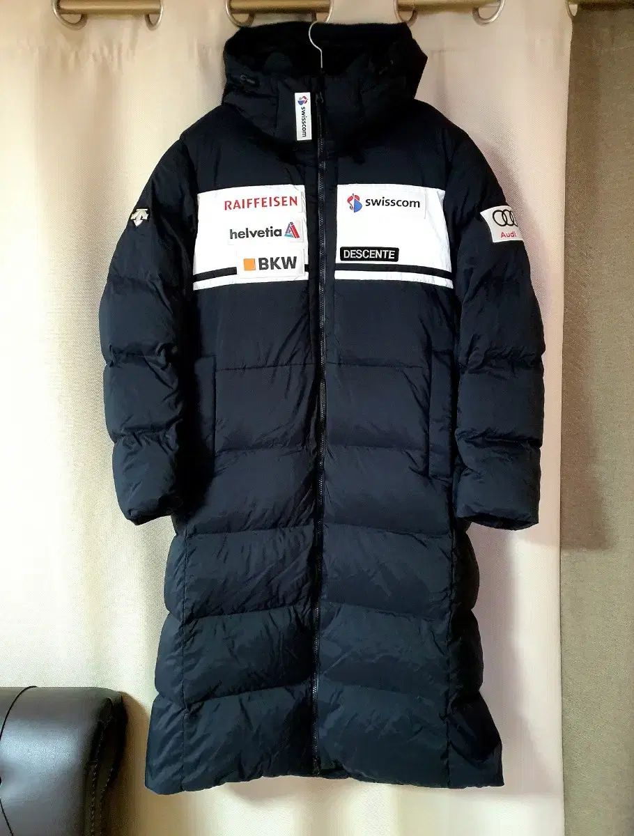 状態良し) デサント スイス スキーチーム アウディ ロングダウン