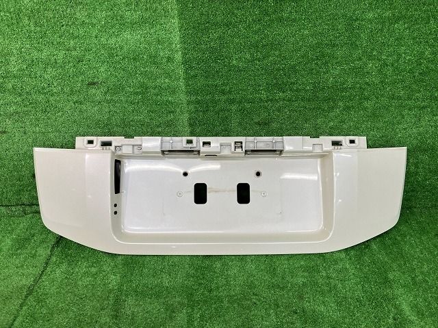 車 ランドクルーザープラド TRJ150W リアフィニッシャーパネル 76801