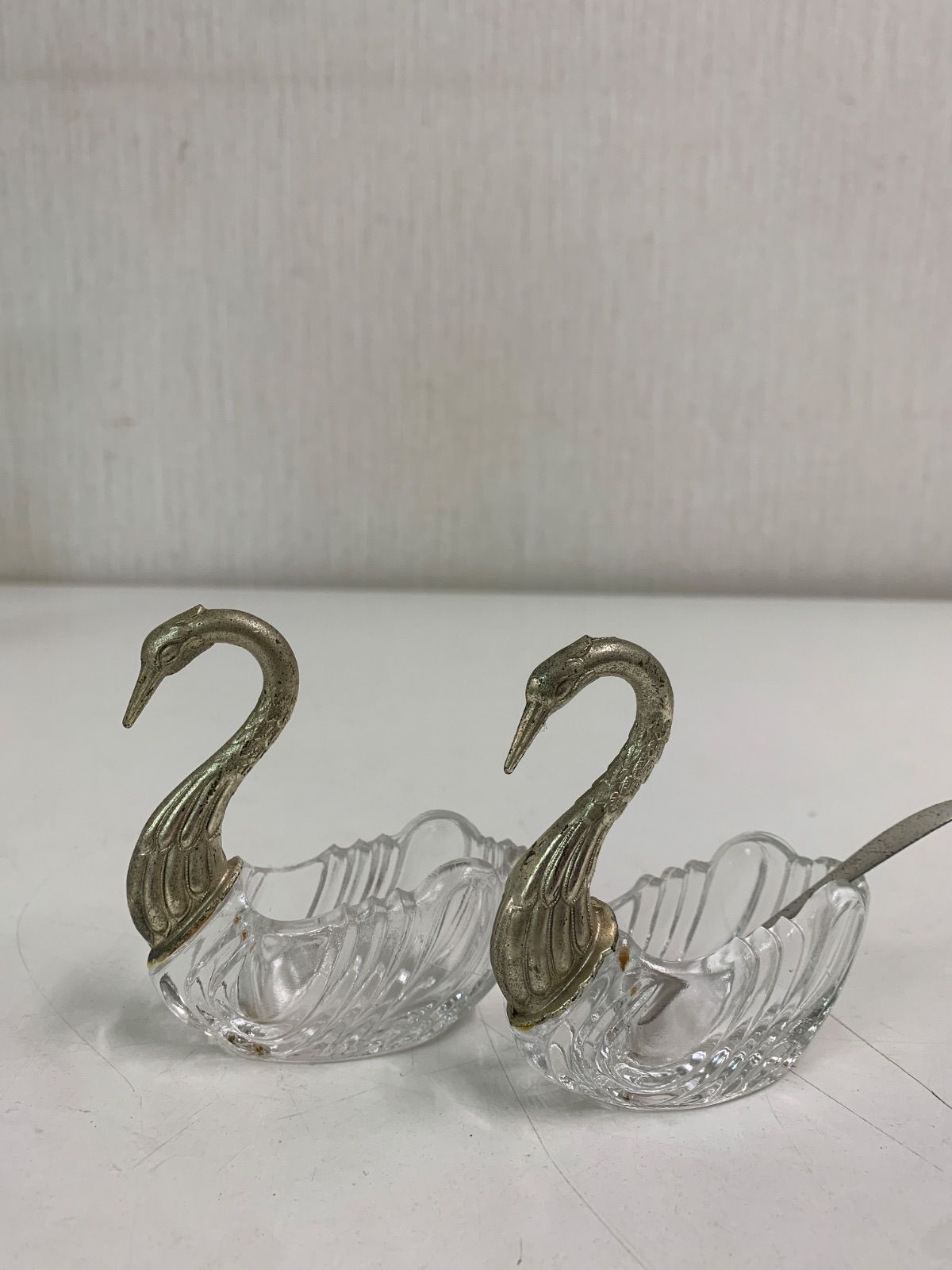 フォロー割対象商品】アンティーク ガラスの白鳥 調味料入れ スプーン