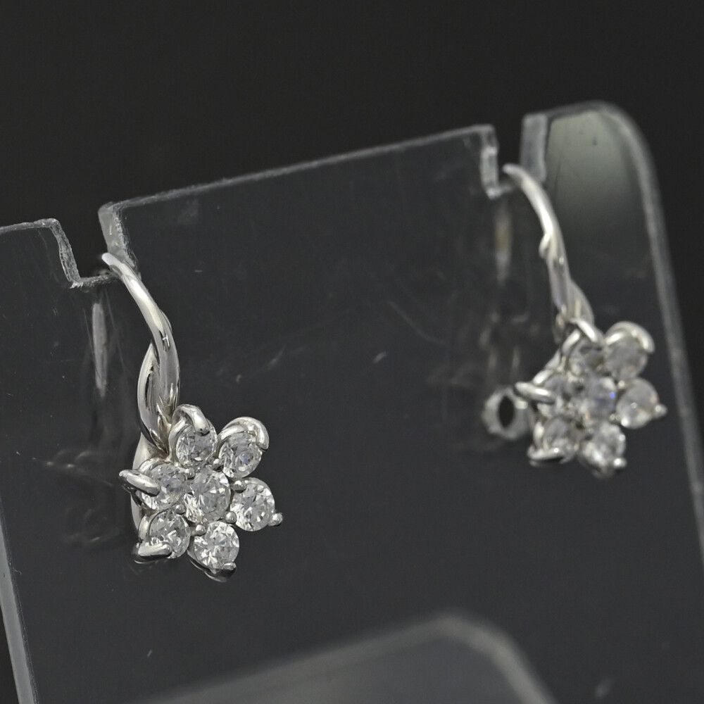 STAR JEWELRY スタージュエリー 7P・フラワーモチーフ ダイヤモンド