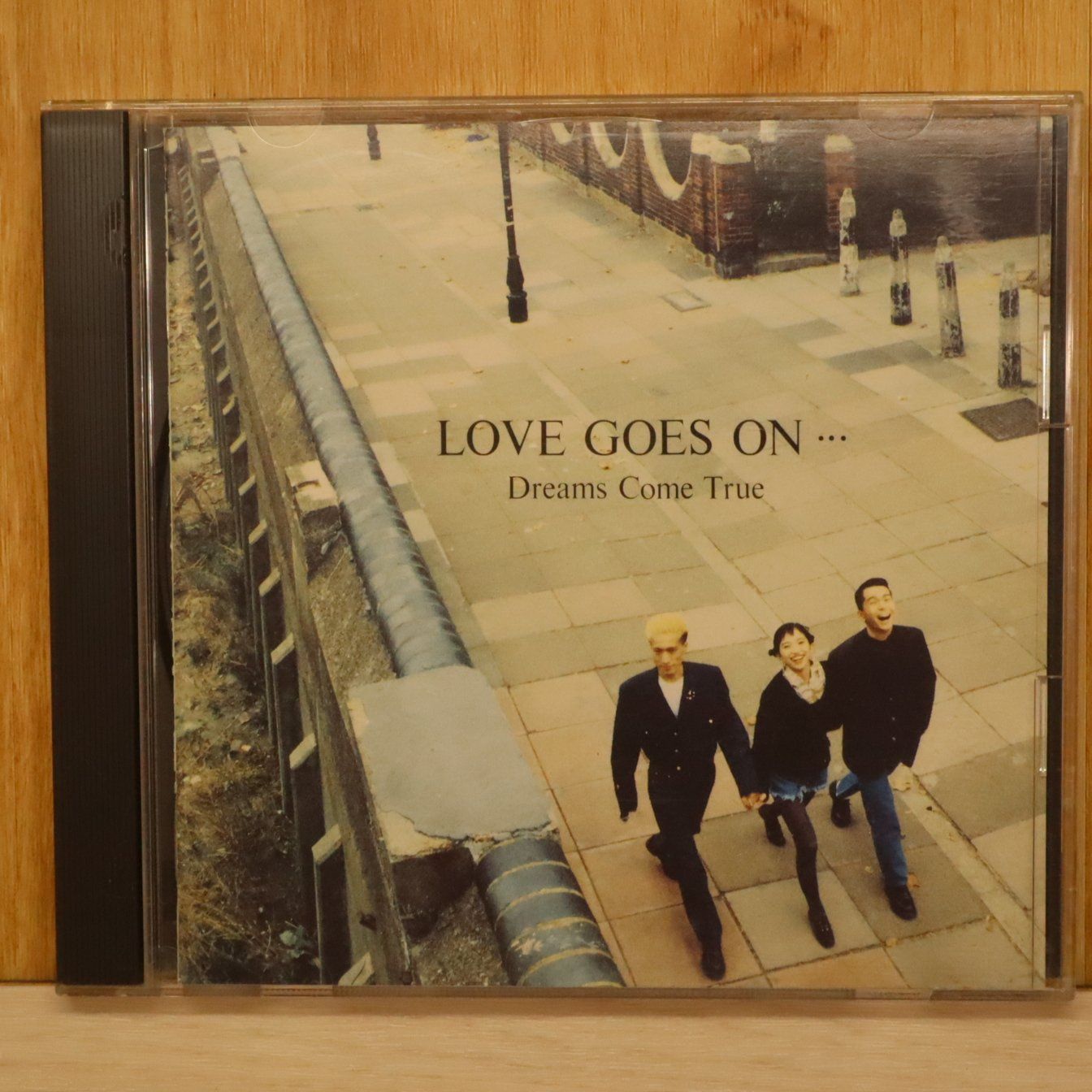 LOVE GOES ON・・・ HMV&BOOKS Apple LP/ドリームズ・カム