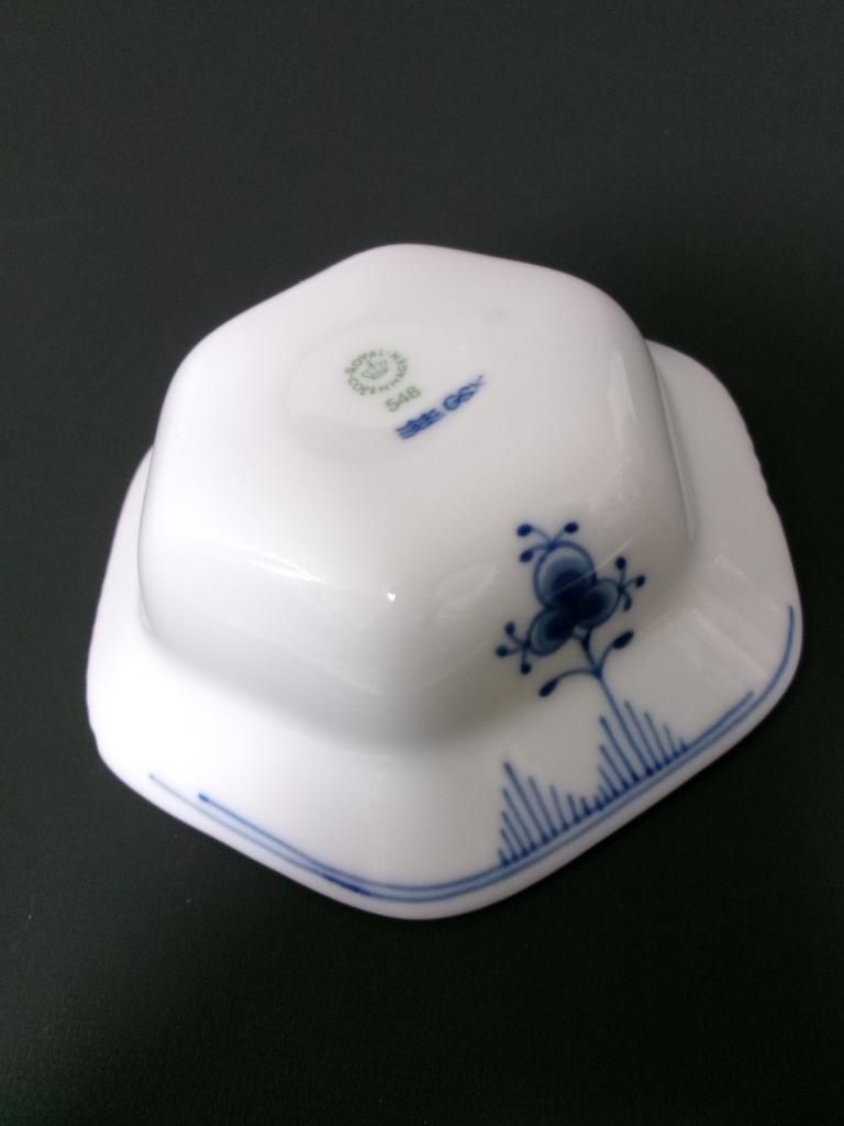 Royal Copenhagen ロイヤルコペンハーゲン 食器 ボウル 送料込み 976959 - メルカリ