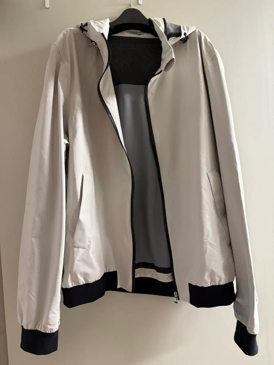 新品未使用　HERMES フード付きウィンドブレーカー Hermes メンズ フード ウィンドブレーカー XL - メルカリ