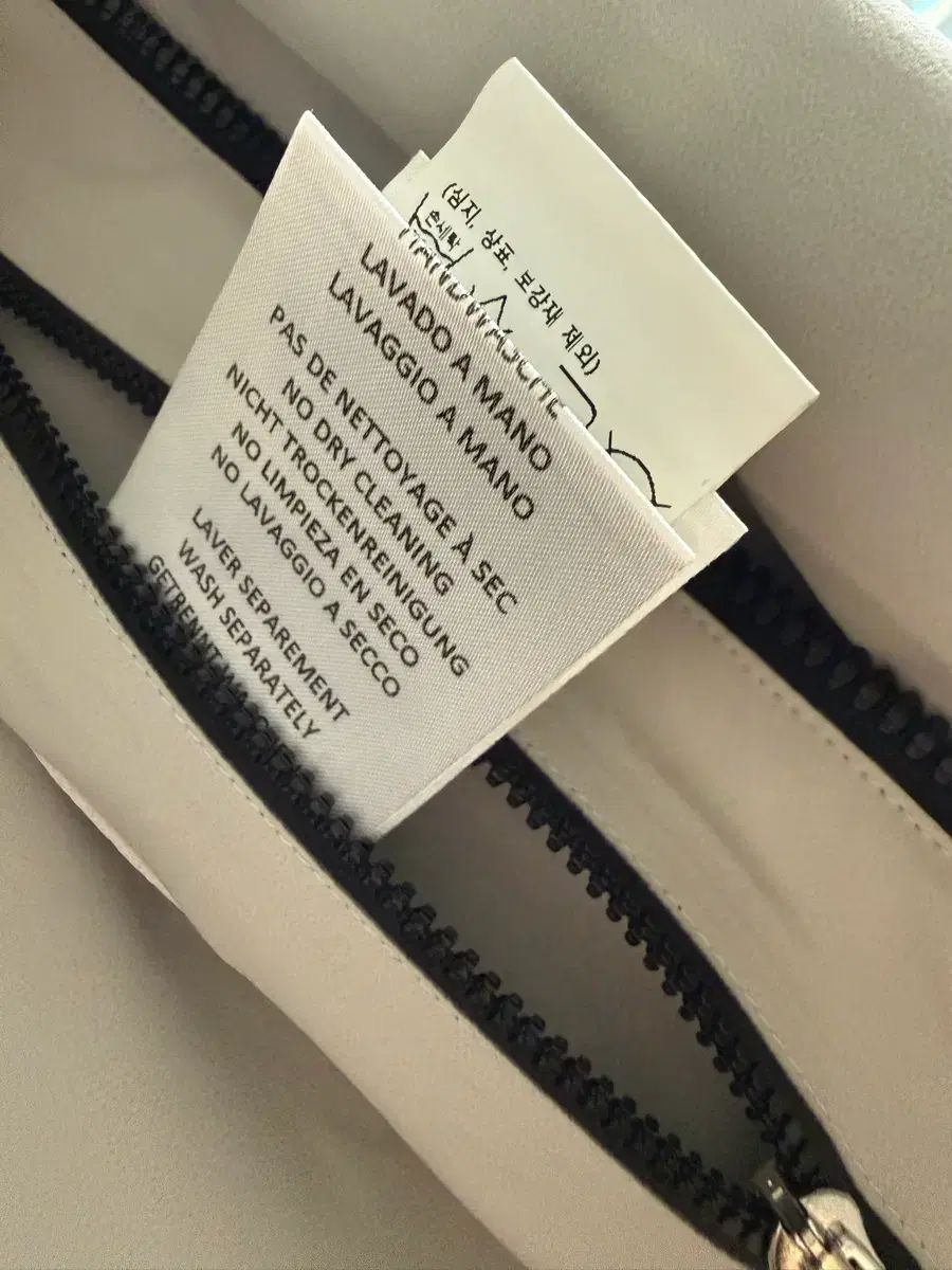 新品未使用　HERMES フード付きウィンドブレーカー Hermes メンズ フード ウィンドブレーカー XL - メルカリ