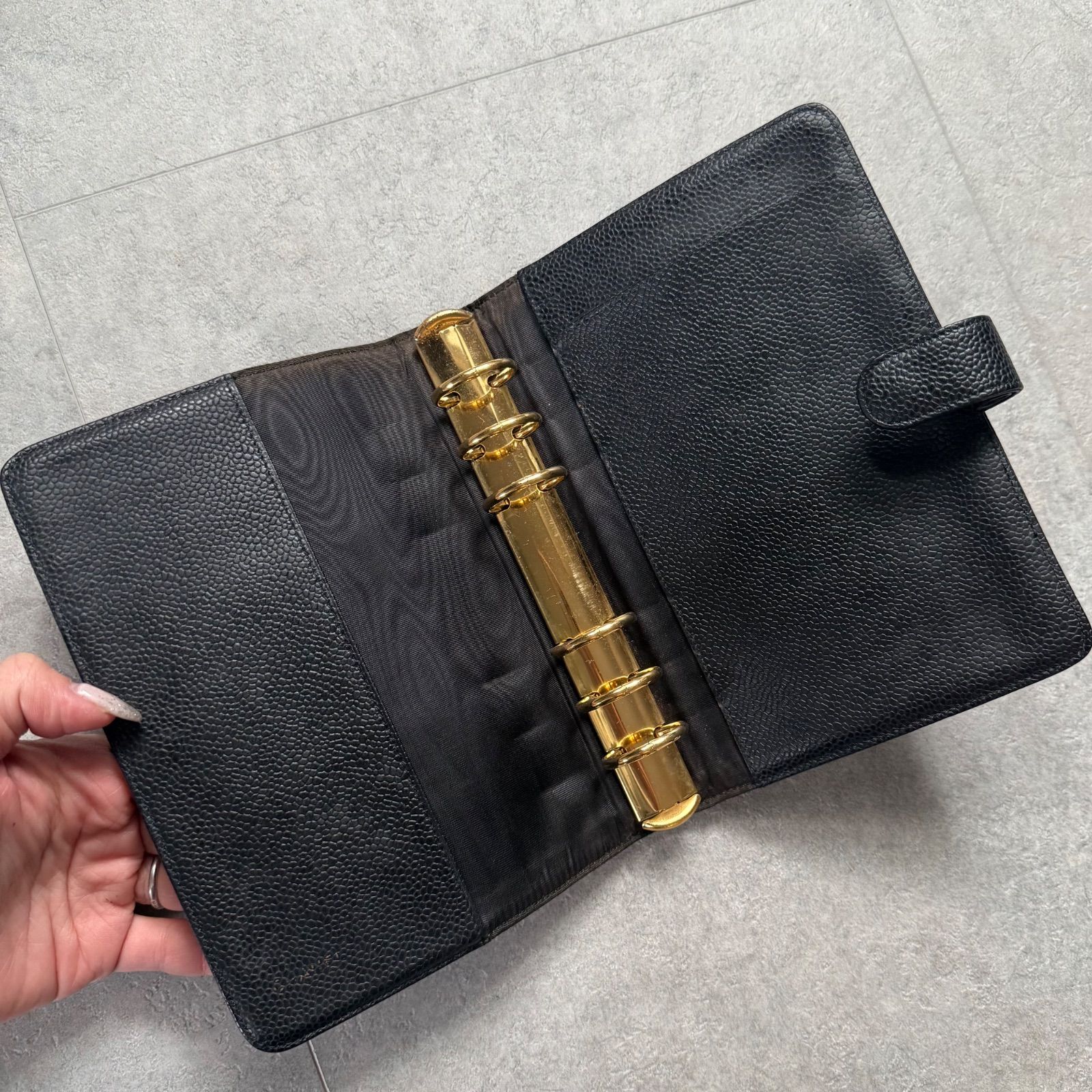 【超美品】CHANELシャネル☆本革キャビアスキン素材手帳カバー(黒) CHANEL シャネル ココマーク キャビアスキン 手帳カバー アジェンダ