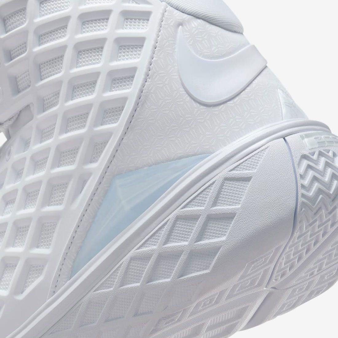 ナイキ] コービー 3 プロトロ [KOBE 3 PROTRO] ホワイト HM4351-100