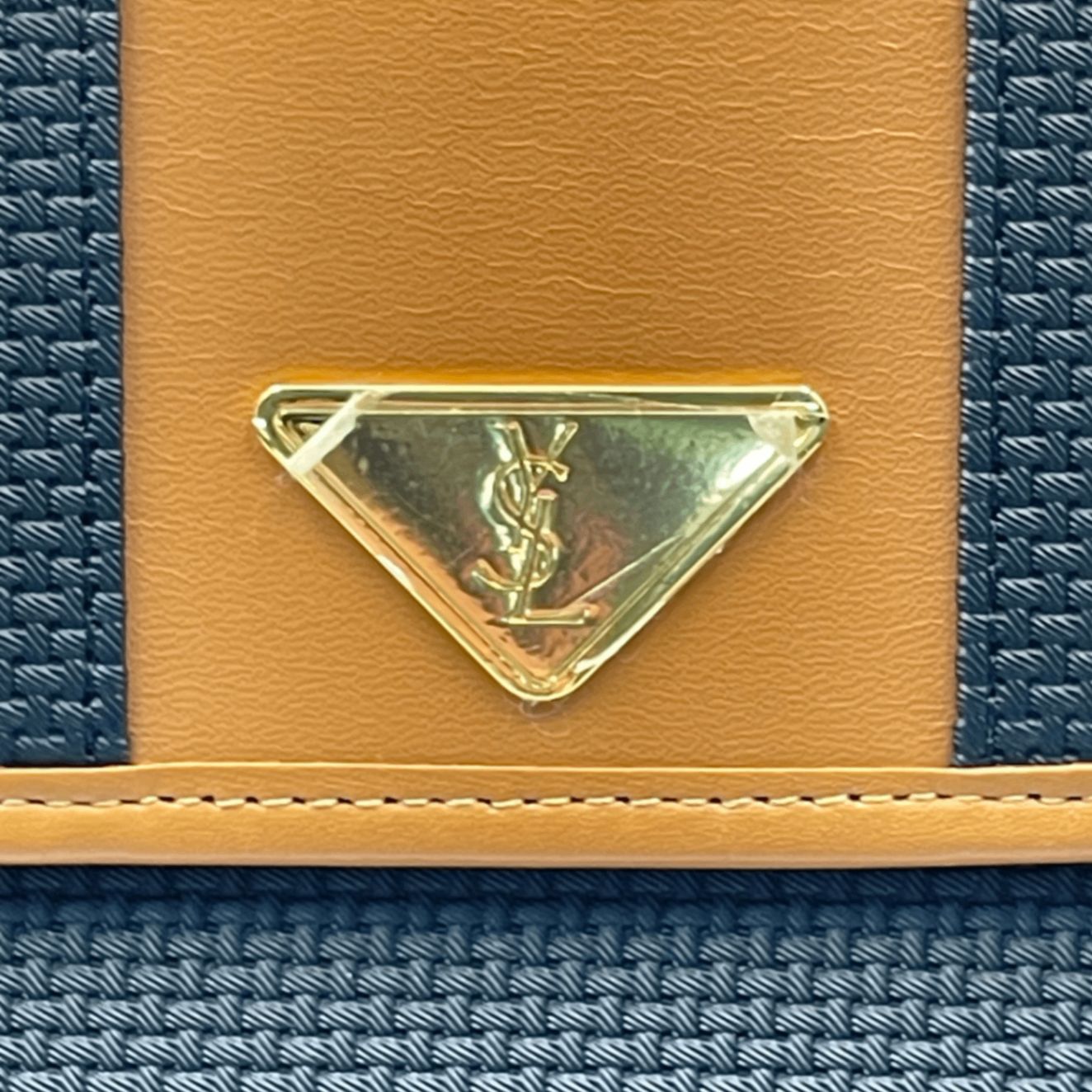 未使用品 Yves Saint Laurent イヴ ・サンローラン YSL金具 クラッチ