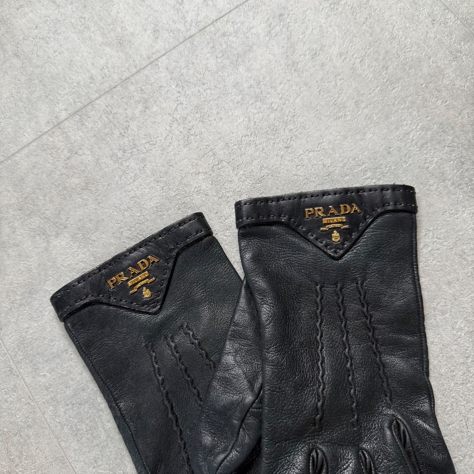 PRADA プラダ ラムレザー グローブ 手袋 シルク 黒 ブラック ゴールド