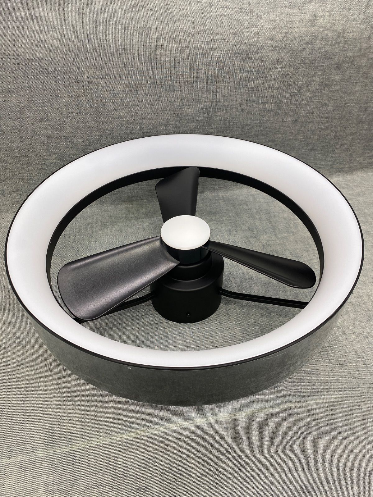 V AY25122933 ≪中古品≫ ARTIKA ファンデリア Austin (オースティン