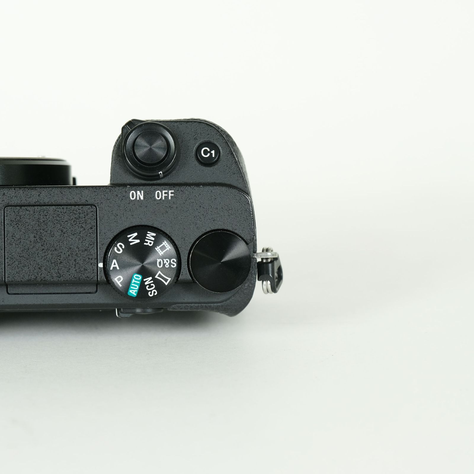 【美品】Sony α6400 ボディ ブラック シャッター回数 4414 美品】Sony α6400 ボディ ブラック シャッター回数 4414 SONY ILCE