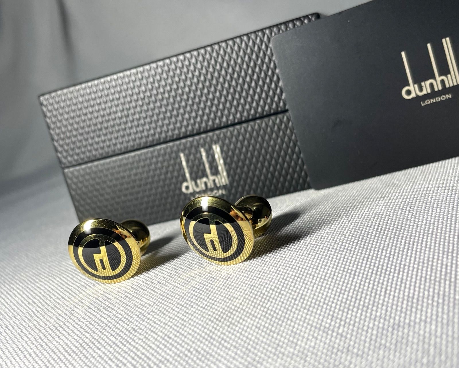 美品 希少 dunhill ダンヒル dロゴ ブラック＆ゴールド オーバルカフス