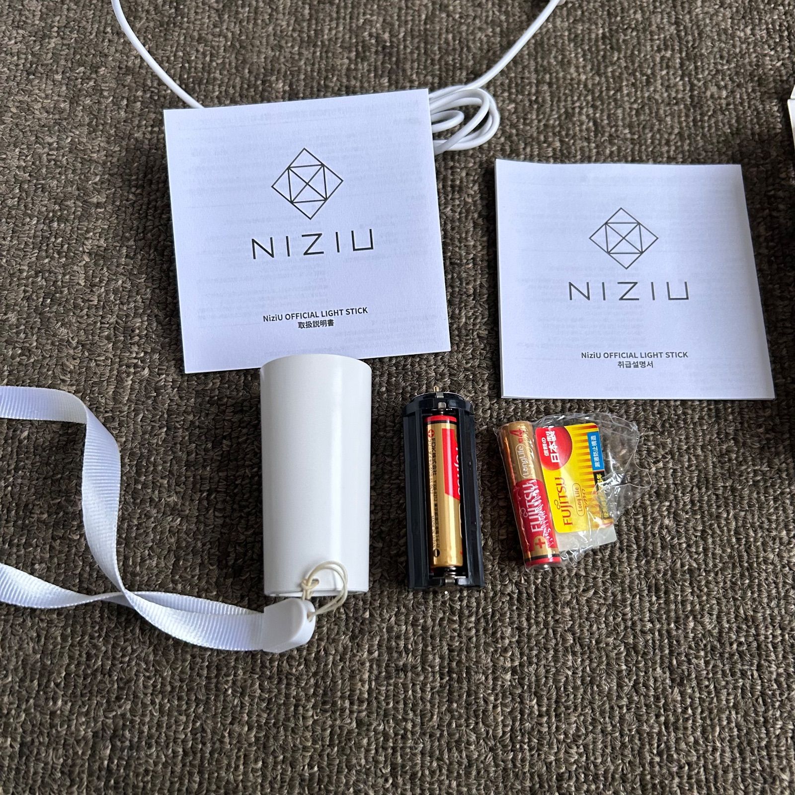 niziuペンライト NiziU オフィシャルライトスティック 動作OK 中古