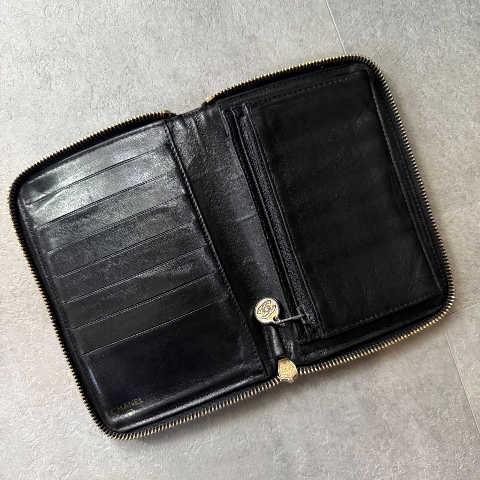 CHANEL シャネル キャビアスキン ココマーク デカココ ラウンド