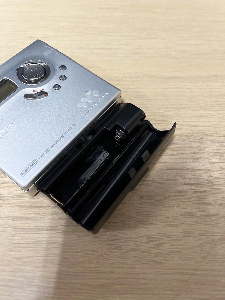 SONY ポータブル MD プレーヤー MZ-N920 ウォークマン MZ-N920 商品の写真 | ポータブルオーディオプレーヤー WALKMAN