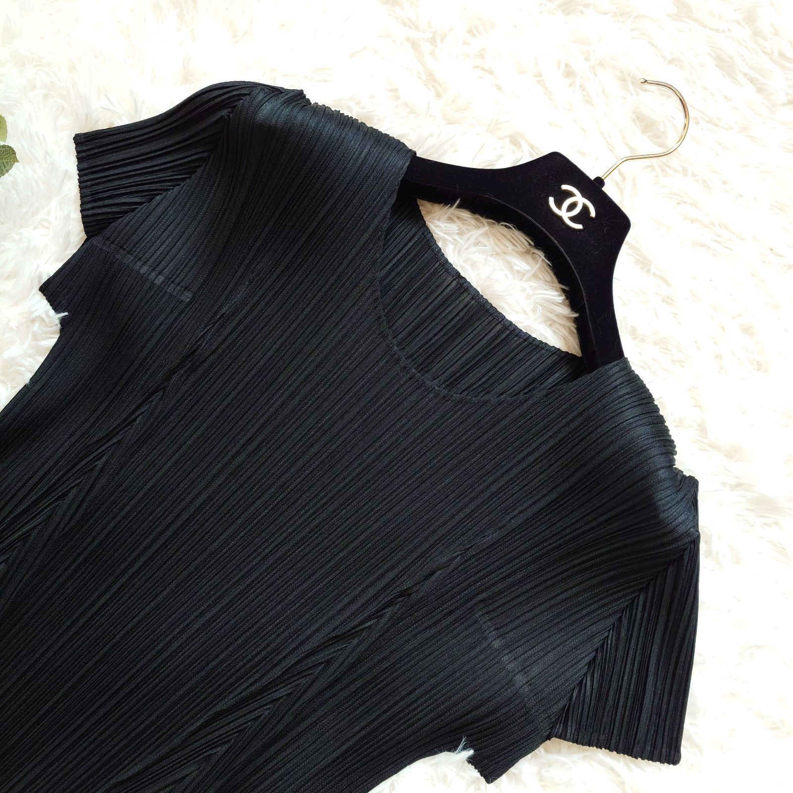 PLEATS PLEASE プリーツプリーズ イッセイミヤケ 黒 半袖 PLEATS PLEASE ISSEY MIYAKE プリーツプリーズイッセイミヤケ 半袖