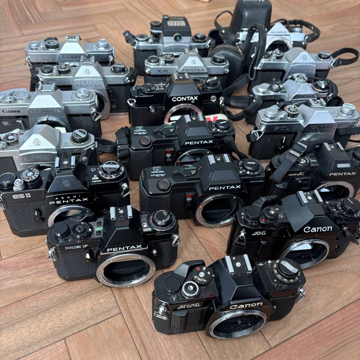 まとめ】一眼レフカメラ 18台 + カメラケース少し 現状品 #M671 - メルカリ