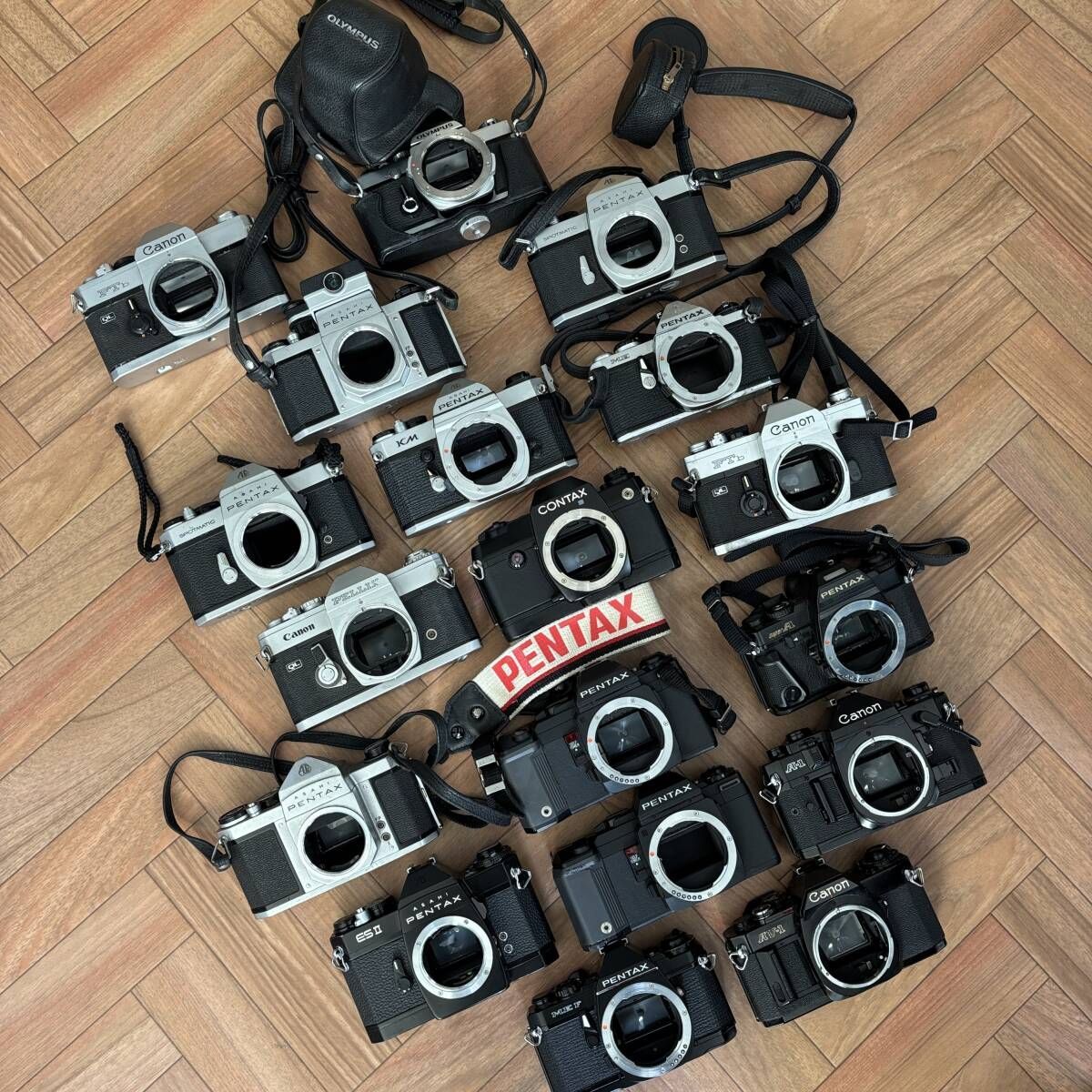 まとめ】一眼レフカメラ 18台 + カメラケース少し 現状品 #M671 - メルカリ