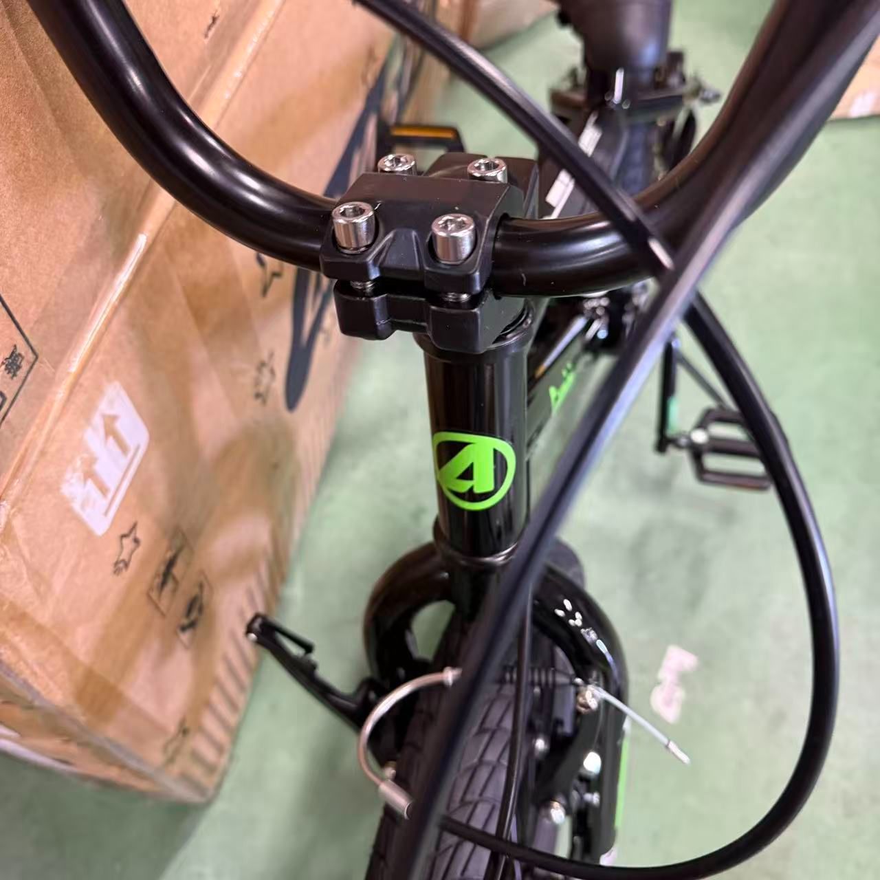 AVASTA】Gemini 16インチ子供用BMX自転車 かっこいい街乗りBMX自転車
