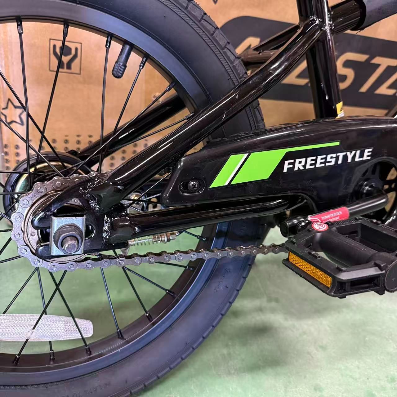 AVASTA】Gemini 16インチ子供用BMX自転車 かっこいい街乗りBMX自転車