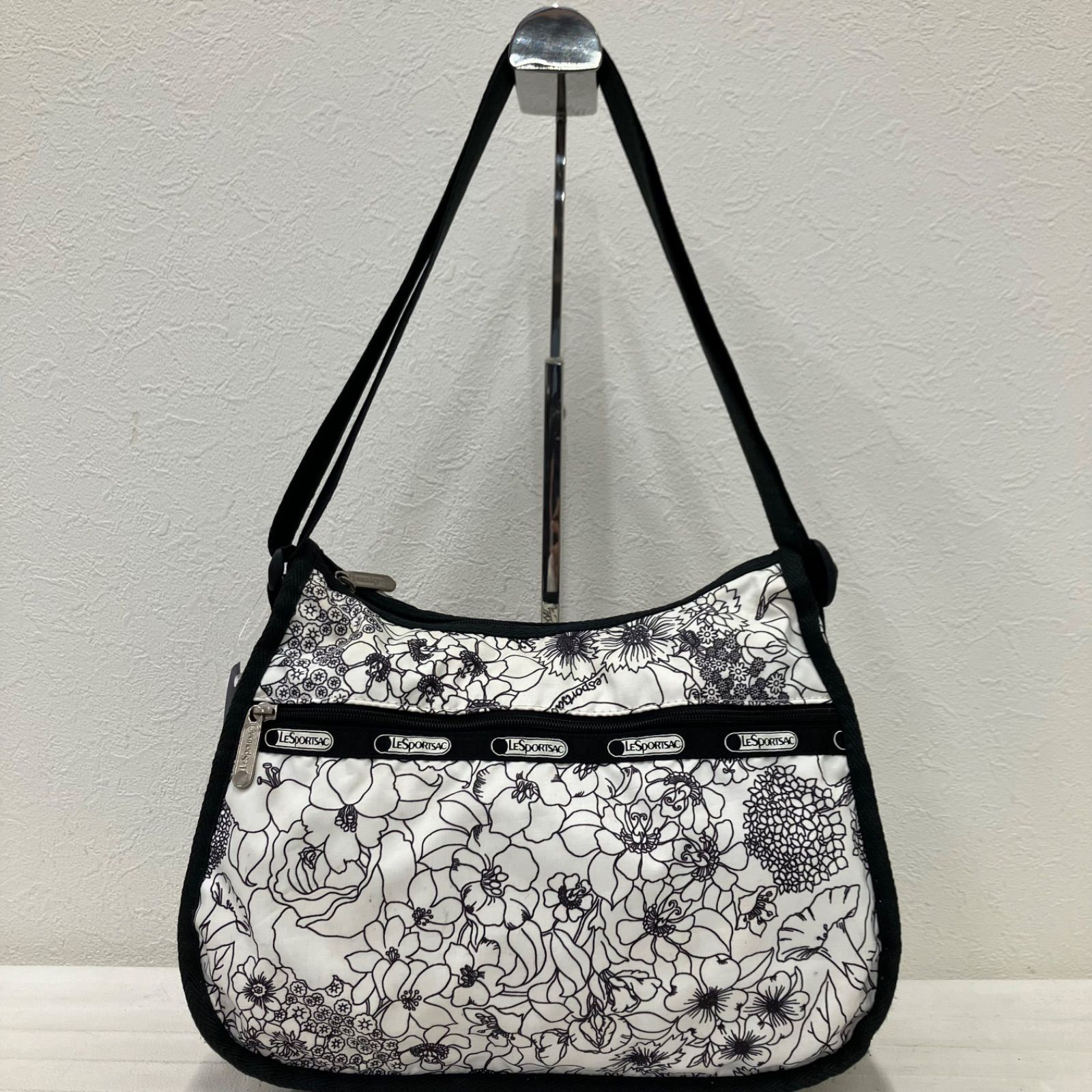 8018 LeSportsac レスポートサック ショルダーバッグ ブラック 黒 白
