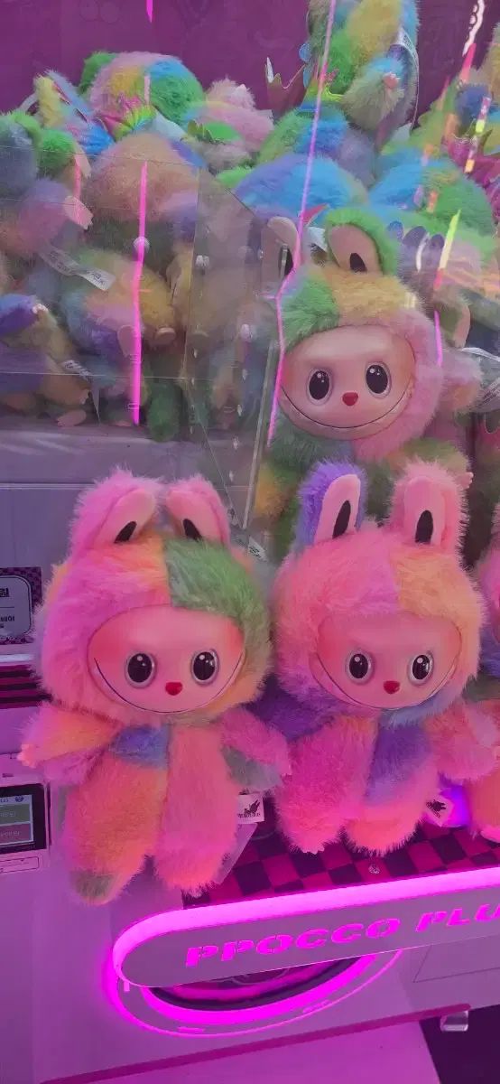 Labubu(ラブブ）中型 25センチ程度 レインボー - メルカリ