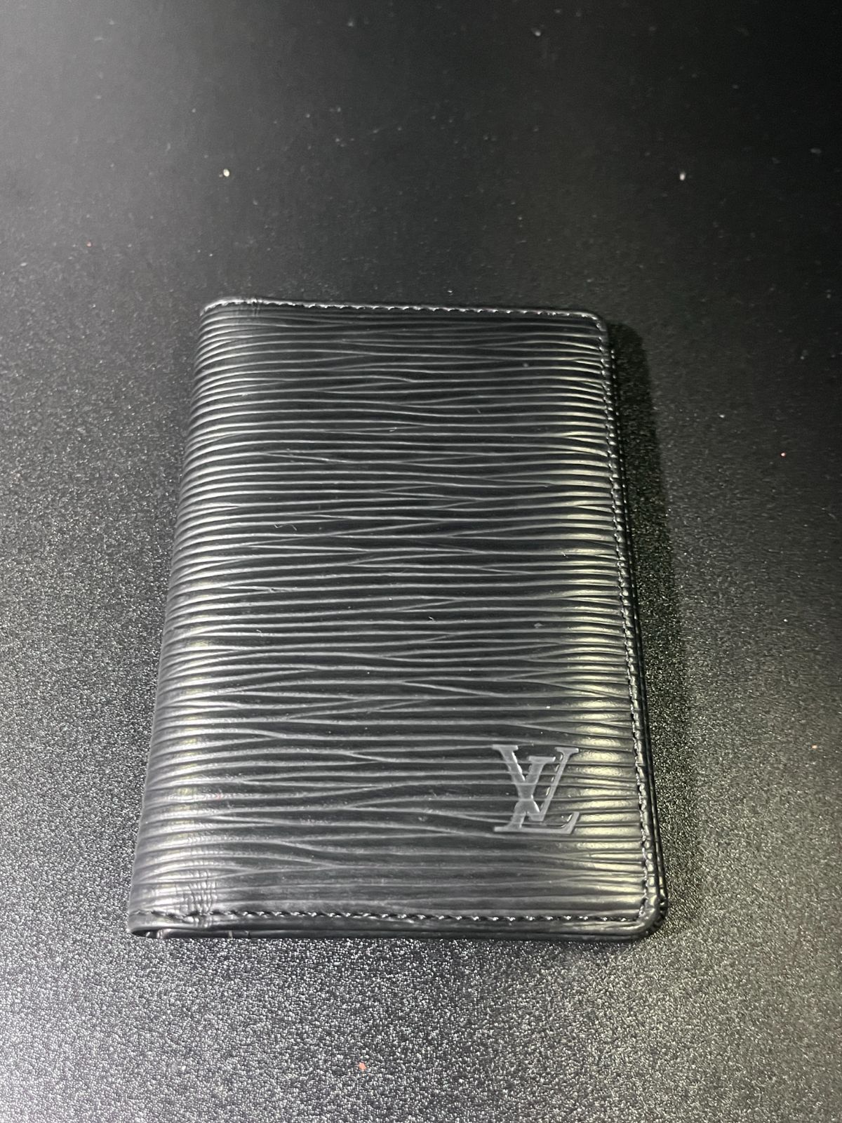 ルイヴィトン エピ カードケース 黒