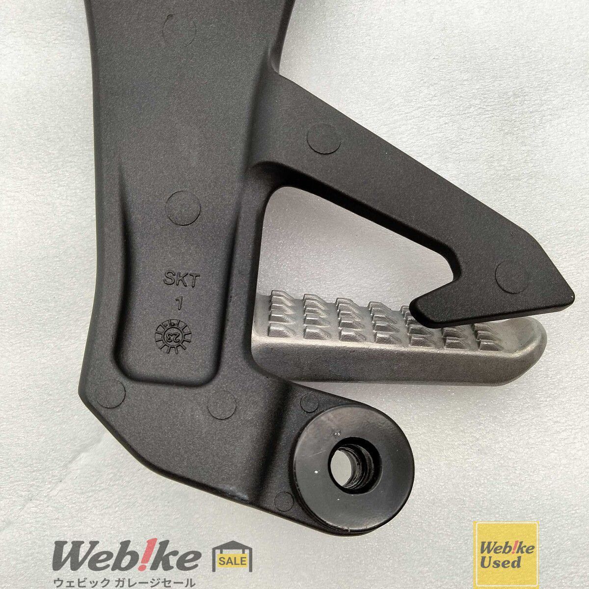 カワサキ純正中古パーツ ZX-25R タンデムステップ 左右セット 34028