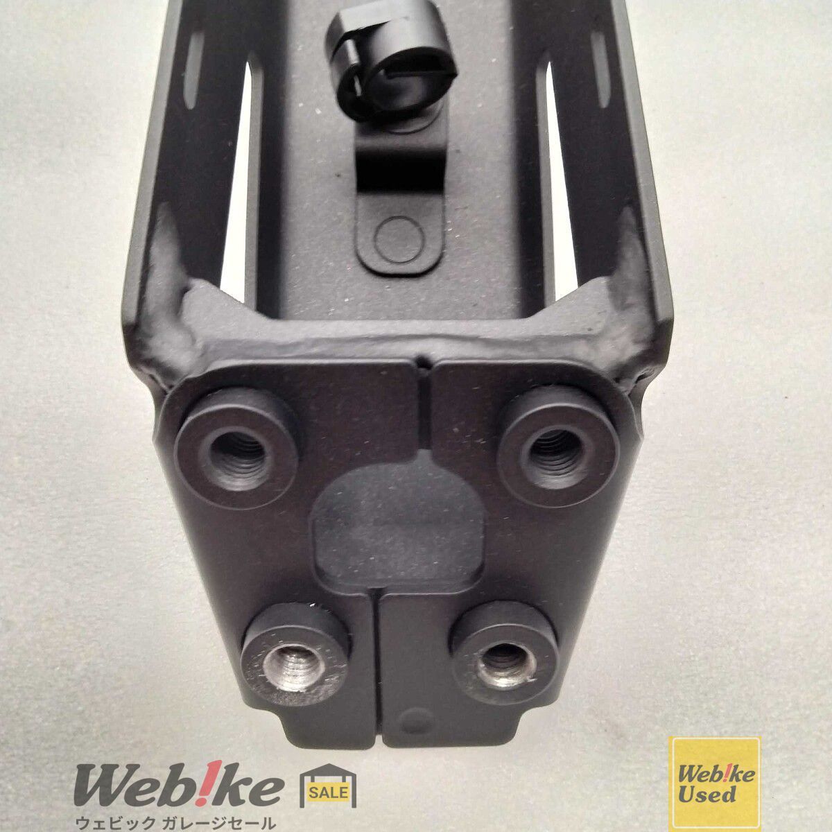 専用出品 カワサキ純正中古パーツ ZX-25R リアフェンダー ブラケット 11057-2915