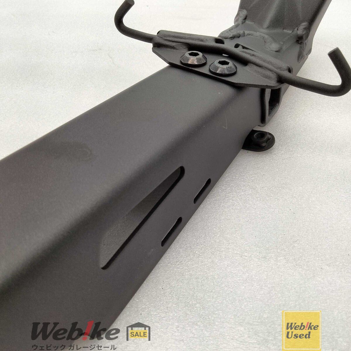 カワサキ純正中古パーツ ZX-25R リアフェンダー ブラケット 11057-2915