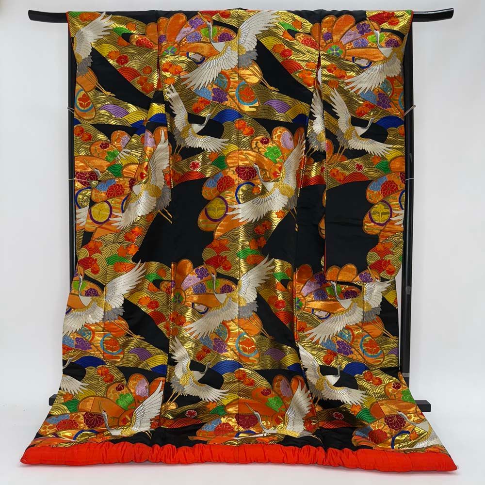 色打掛 正絹 鶴 刺繍 黒 ゴールド 打掛 花嫁衣裳 婚礼 リサイクル 中古 ブライダル ウエディング 着物 5017 色打掛 正絹 鶴 刺繍 黒 ゴールド 打掛 花嫁衣裳 婚礼 リサイクル 中古